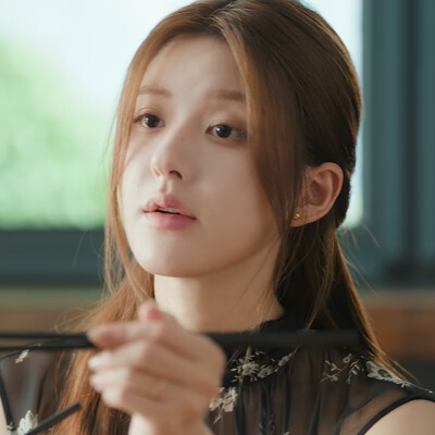 赵露思
许我耀眼