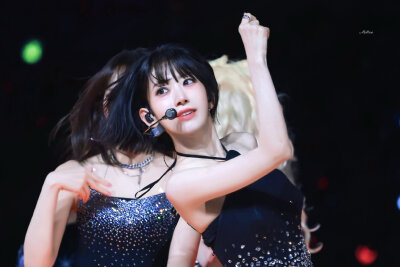 宮脇咲良 饭拍高清