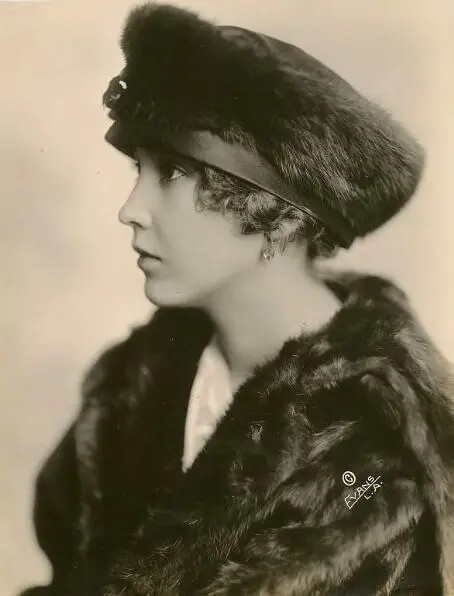 Bessie Love