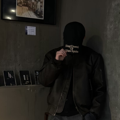 头像丨男头 能不能借着天冷的理由 再靠近你些