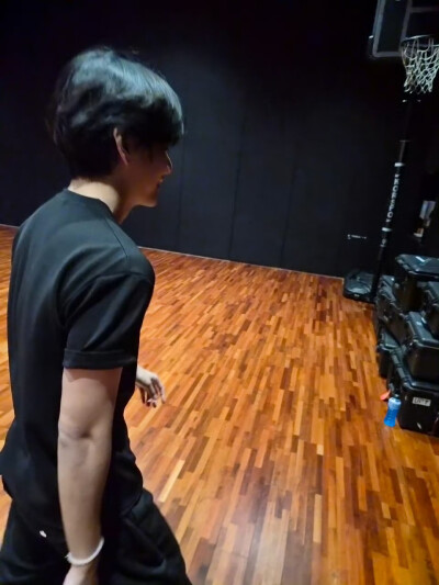 251229
金硕珍weverse更新泰亨相关