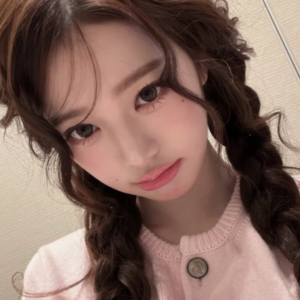 你看起来毛茸茸的，想把你摸起球