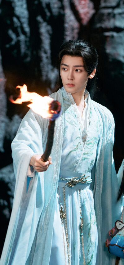 侯明昊《逍遥》红烨