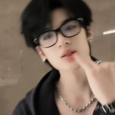 一大段一大段，啥了这是 ？复制到PDD没反应啊