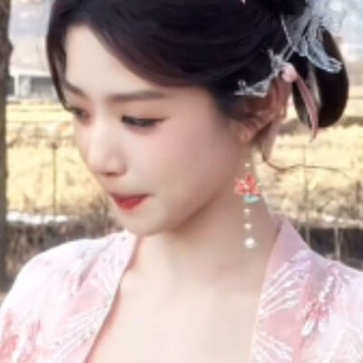 你低头欲说还休我等你开口