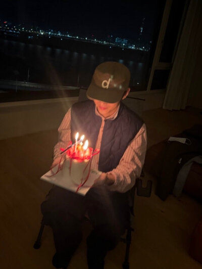 251230
金泰亨更新ins