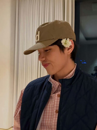 251230
金泰亨更新ins