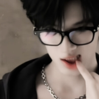 一大段一大段，啥了这是 ？复制到PDD没反应啊