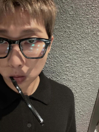 251226
金南俊更新ins