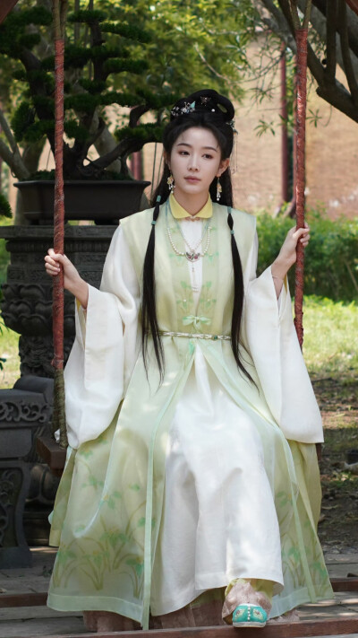 玉茗茶骨 荣筠书 张南