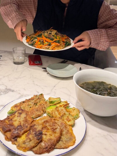 251230
金泰亨更新ins