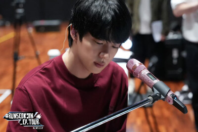 251225
weverse更新硕珍相关
RUNSEOKJIN_EP.TOUR THE MOVIE
Photos ​​​