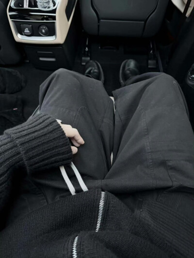 251226
金南俊更新ins