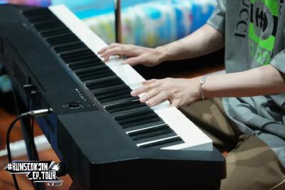 251225
weverse更新硕珍相关
RUNSEOKJIN_EP.TOUR THE MOVIE
Photos ​​​