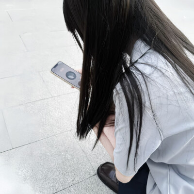 你的世界里只会有两件事 等我和陪我