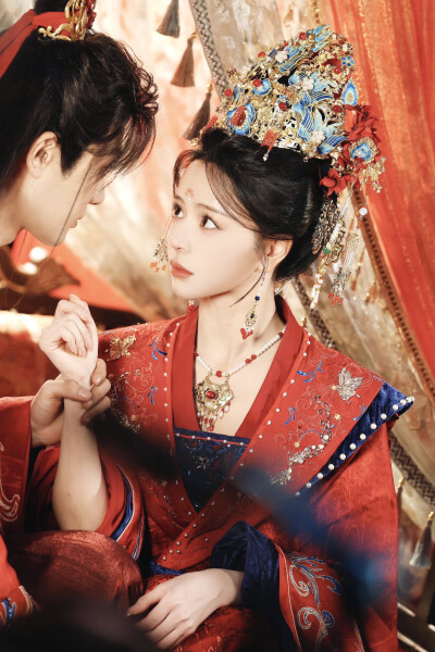 王妃太嚣张，她凭本事配享太庙 施绾绾