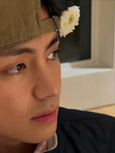 251230
金泰亨更新ins