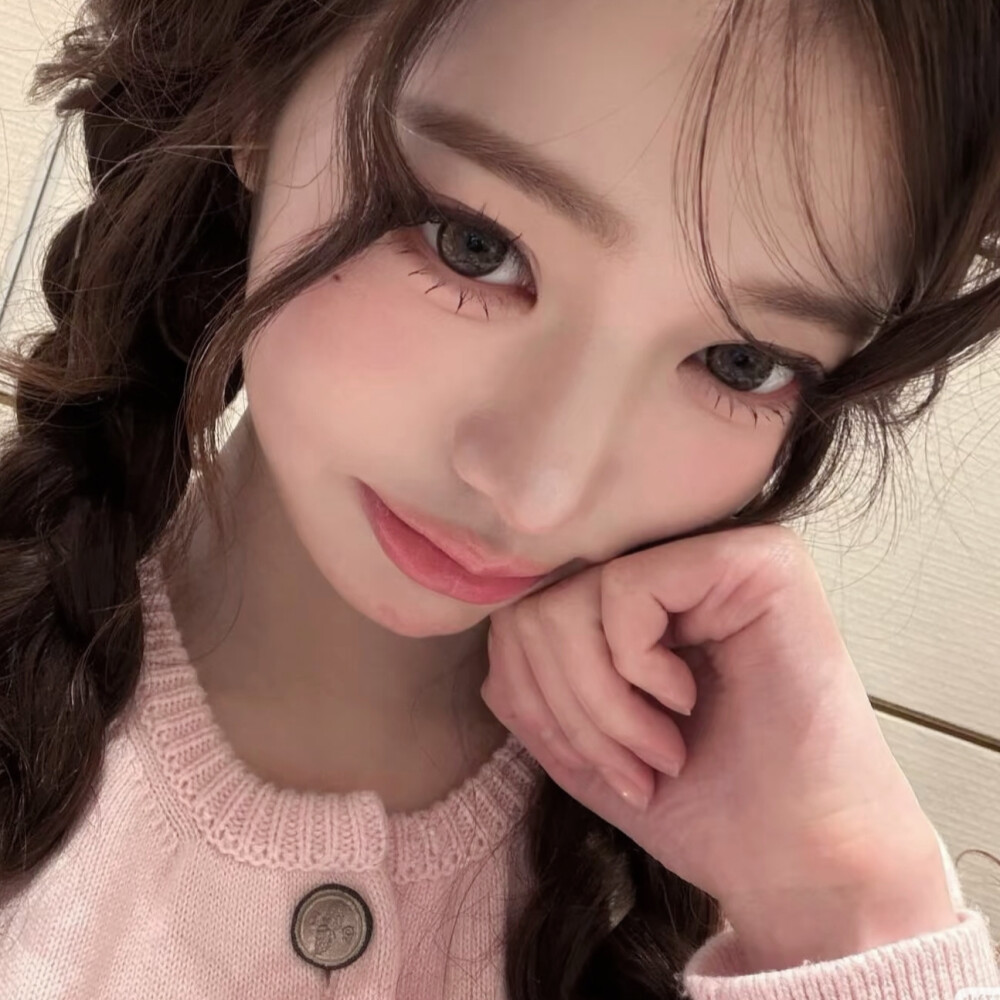 你看起来毛茸茸的，想把你摸起球