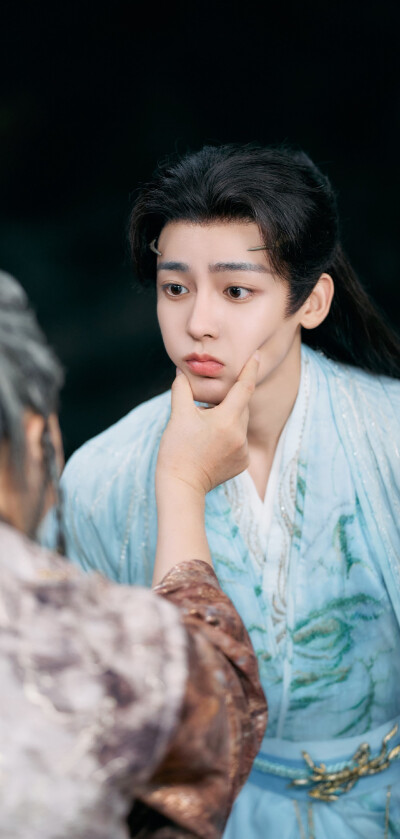 侯明昊《逍遥》红烨