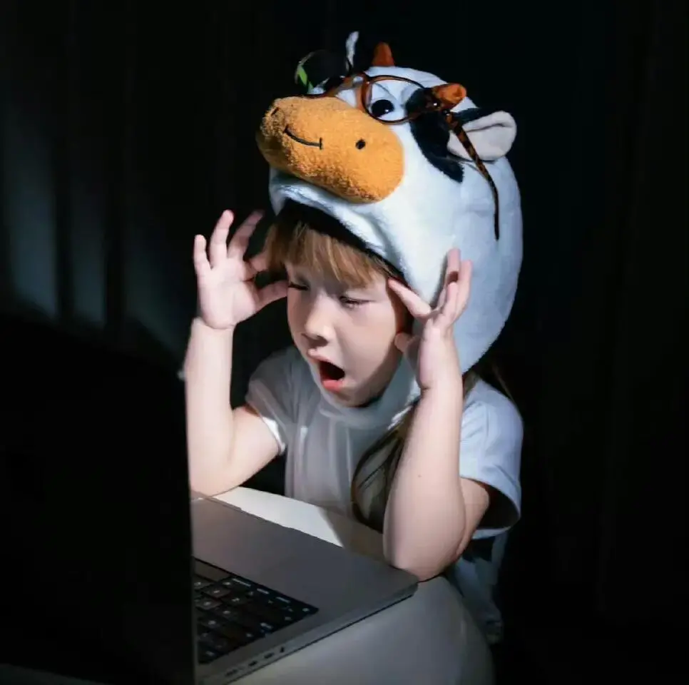 爱是自由意志的沉沦 你说你爱的很理性 很克制 而我说 你爱的好懦弱