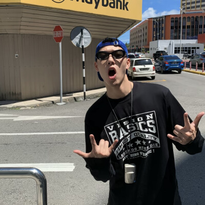 头像丨男头 好久不见