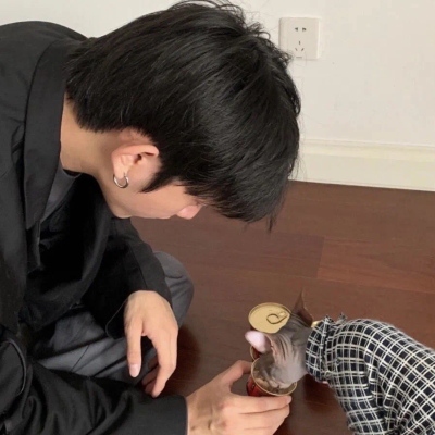 头像丨男头 好久不见