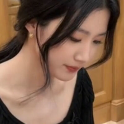 节后上班第一天遇到了难搞又貌美的老板