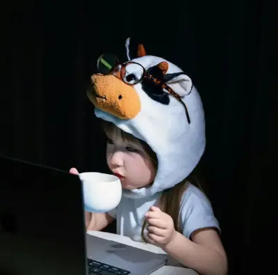 爱是自由意志的沉沦 你说你爱的很理性 很克制 而我说 你爱的好懦弱