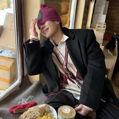 头像丨男头 好久不见