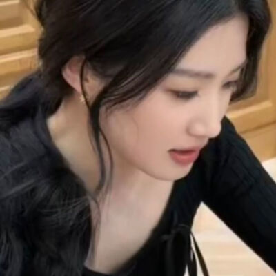 节后上班第一天遇到了难搞又貌美的老板