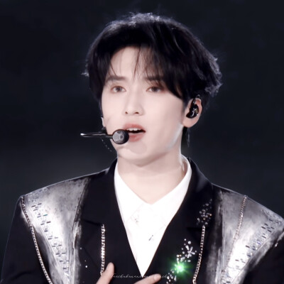 严浩翔 丁程鑫.