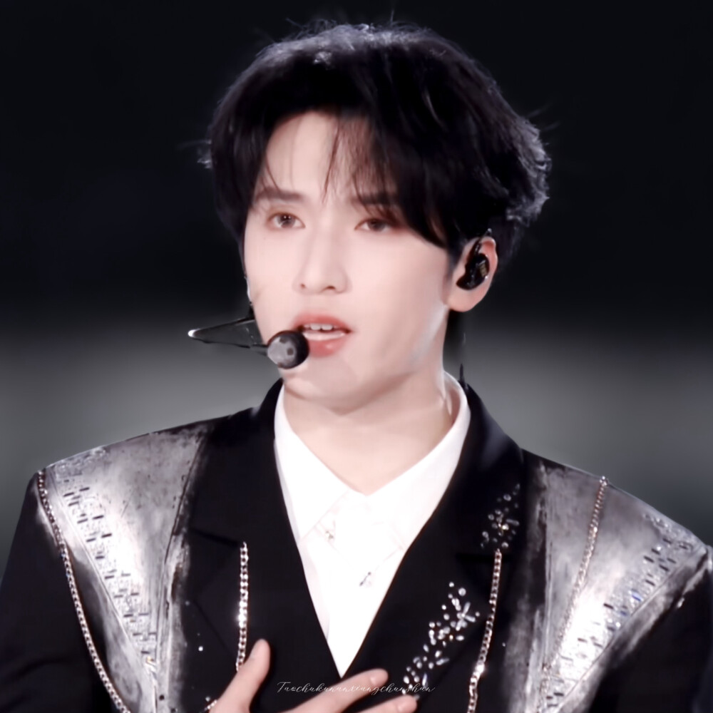 严浩翔 丁程鑫.