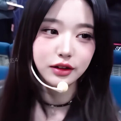 我们淹死在回忆的泪腺
却误以为走进了爱的回南天