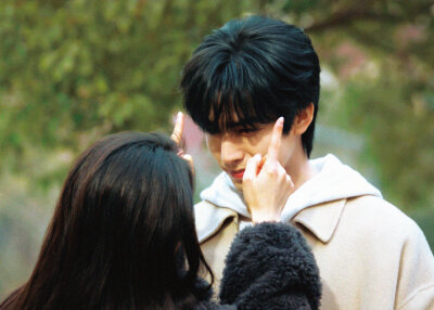  林屿森 ｜ 聂曦光 。