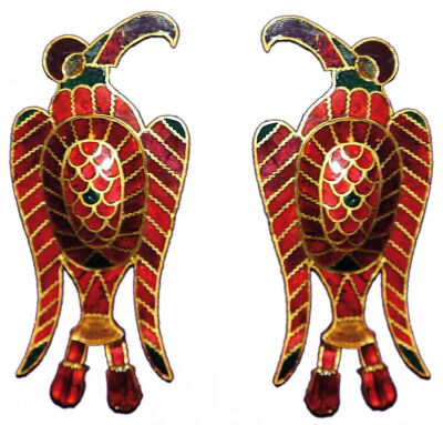 ▲[西哥特] 金錾胎嵌珐琅雄鹰别针，公元5世纪下半叶，出土于罗马尼亚的克鲁日
罗马尼亚布加勒斯特 国家历史博物馆藏