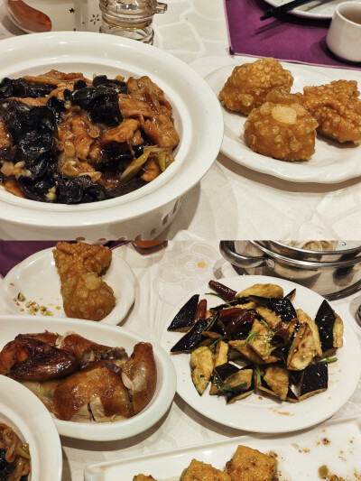 在凯鸽
最丰盛的一餐，茄子虽然是甜口但是还不错，酱骨头和沙棘汁最满意！
2025.12.30