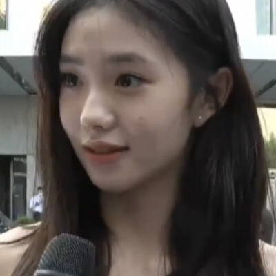 萌萌的一只兔˚⌯> × ⌯˚