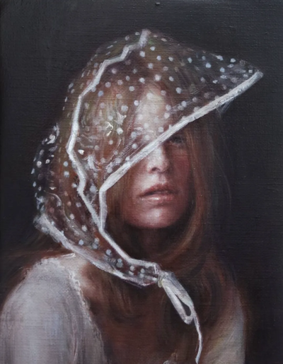 安娜·马迪亚是一位意大利当代具象画家，以高度写实却富有情绪深度的人物绘画而受到关注。她的作品多以女性形象为核心，画面构图克制而亲密，人物常处于沉思、停顿或自我凝视的状态之中。马迪亚擅长运用柔和而精准的…