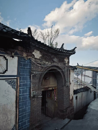 南诏旧址 炊烟依旧
今日遛崽30余公里՞ꀿªᵖᵖᵞ☺︎ꔛ♡！