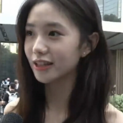 萌萌的一只兔˚⌯> × ⌯˚