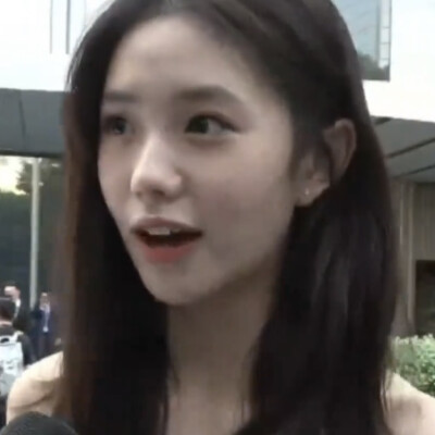 萌萌的一只兔˚⌯> × ⌯˚