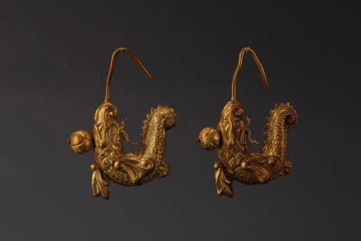 辽代 摩羯鱼金耳饰上海观复博物馆 藏