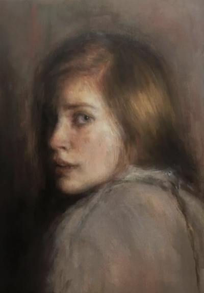 安娜·马迪亚是一位意大利当代具象画家，以高度写实却富有情绪深度的人物绘画而受到关注。她的作品多以女性形象为核心，画面构图克制而亲密，人物常处于沉思、停顿或自我凝视的状态之中。马迪亚擅长运用柔和而精准的…