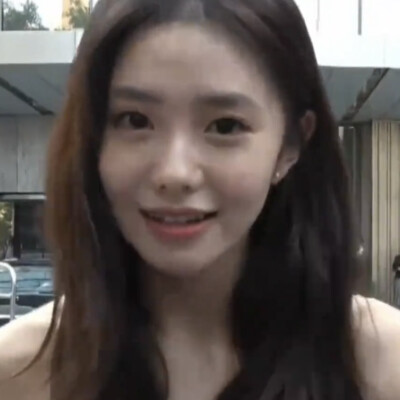 萌萌的一只兔˚⌯> × ⌯˚