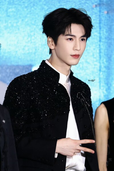 cr.Heartthrob-张凌赫