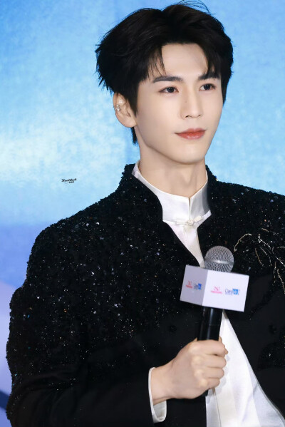 cr.Heartthrob-张凌赫