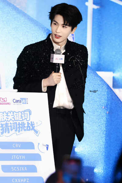 cr.Heartthrob-张凌赫