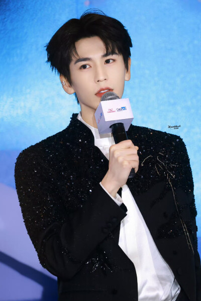 cr.Heartthrob-张凌赫