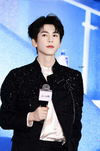 cr.Heartthrob-张凌赫