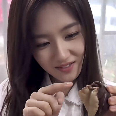 我是迪迪小淘气面对世界很好奇